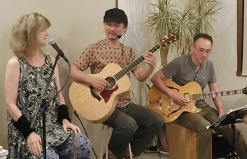 Live at nora cafe in 2018