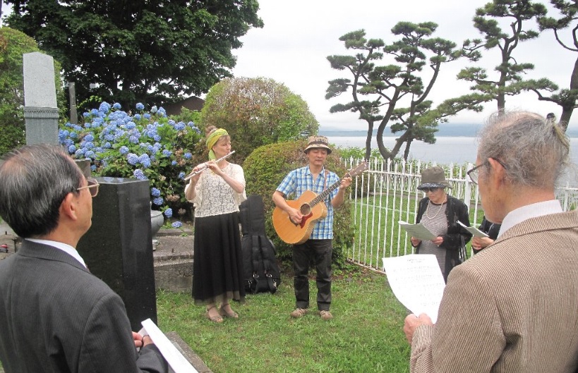 au cimetiere a Hakodate en 2019